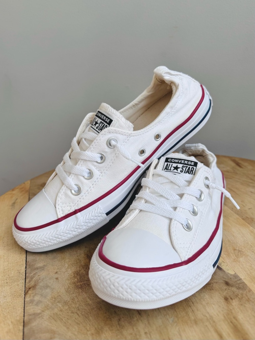 Women’s Converse Shoreline White Size 7.5 Slip On Canvas Sneakers - Picture 2 of 10